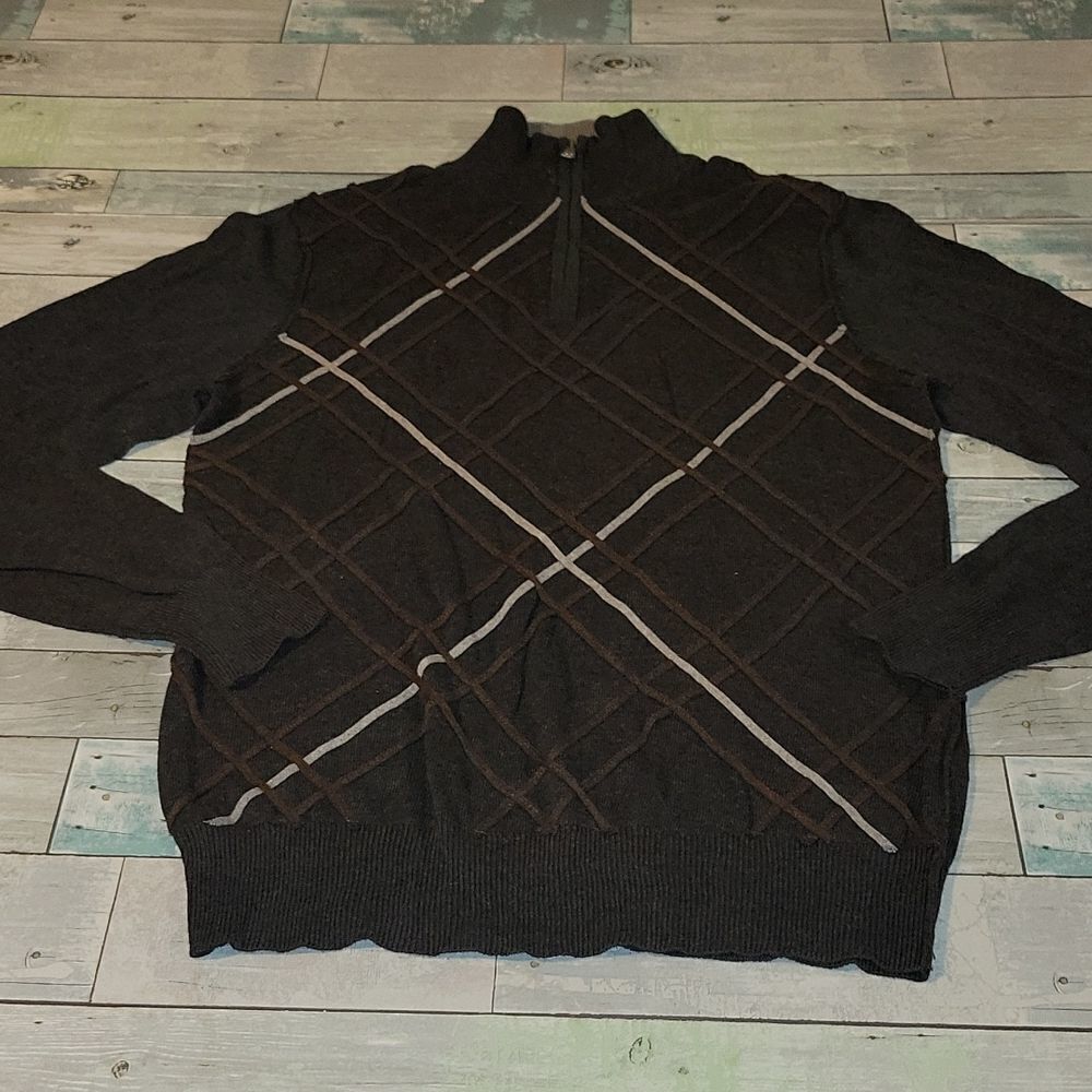 BKE Sweater sz Large